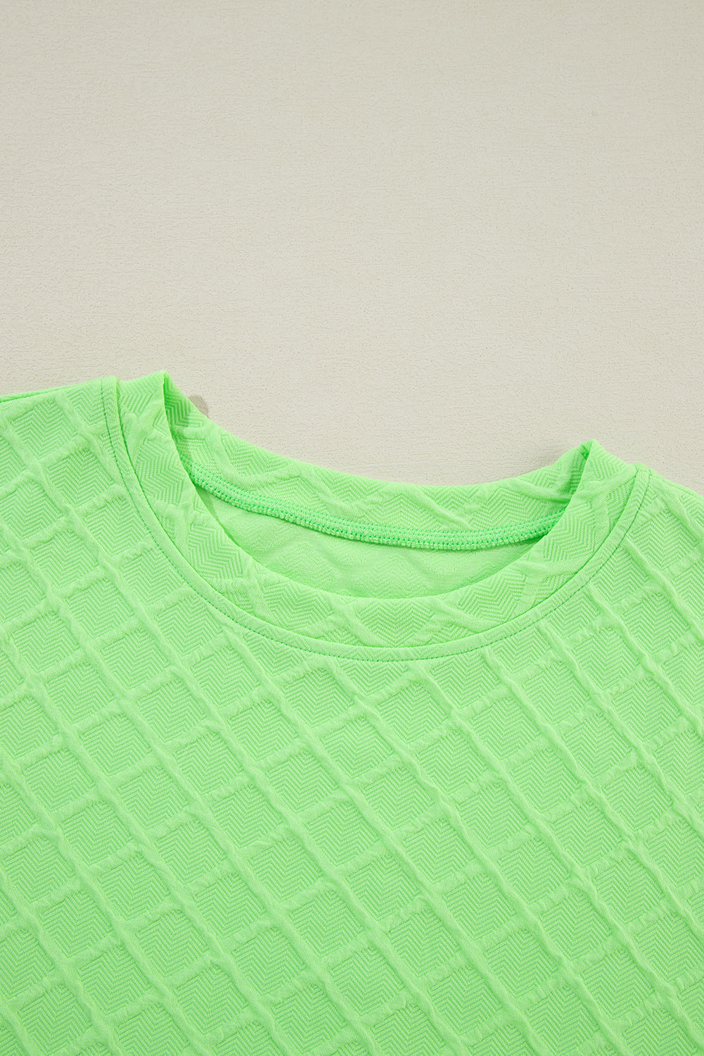 Camiseta texturizada a cuadros verde claro y shorts con cordón