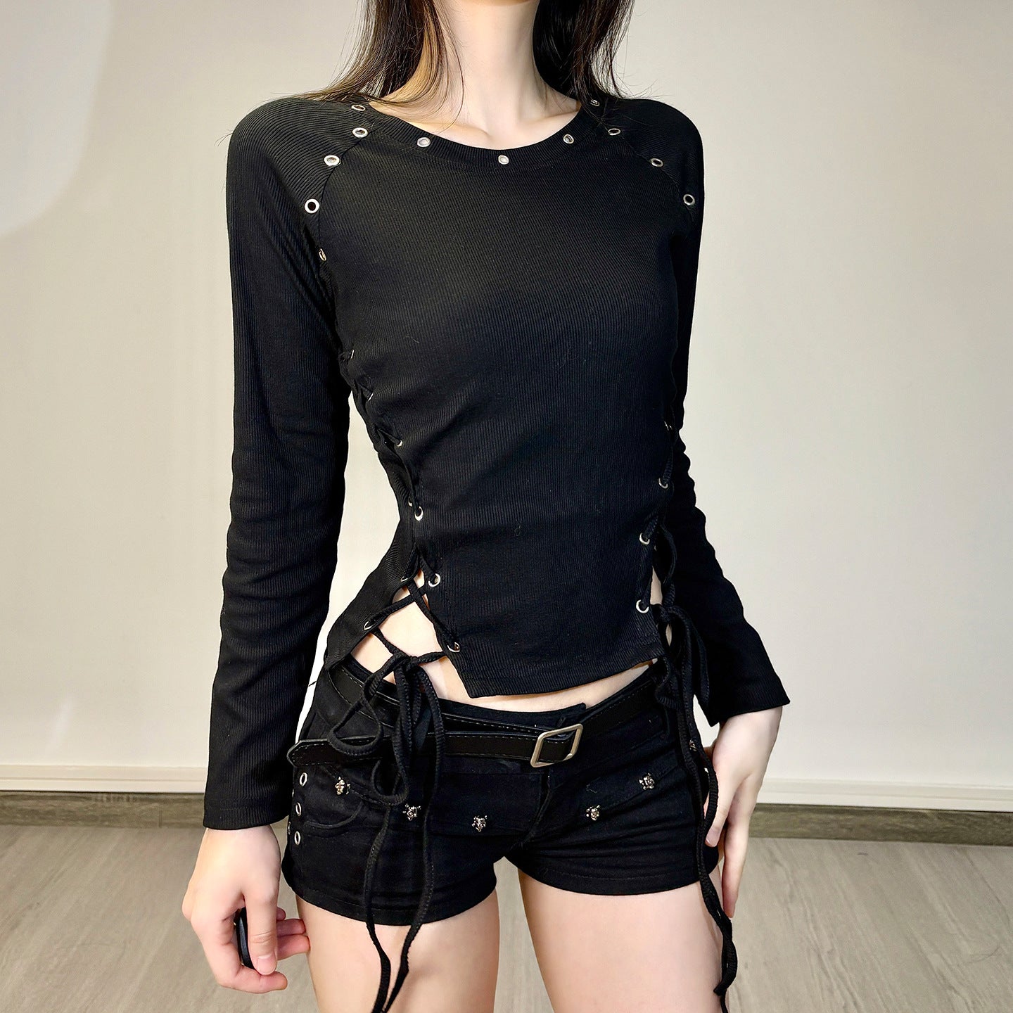 Post-apocalyptic Dark-style Crew-neck Long Sleeves With Eyelet Drawstrings And Lace-up Detailing