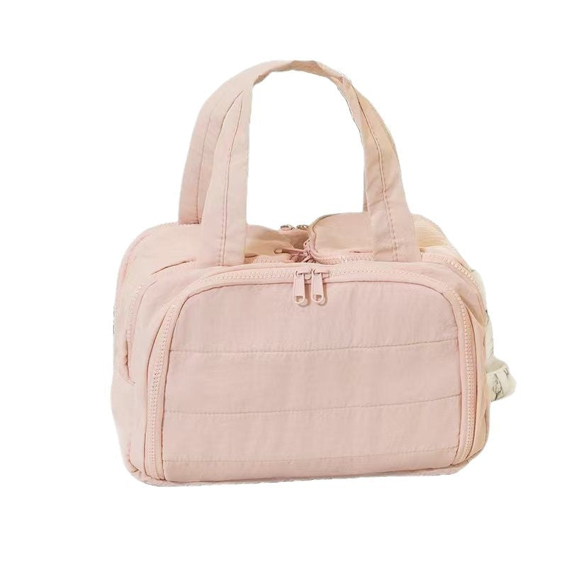 Lightweight And Large Capacity Partition Storage Travel Bag