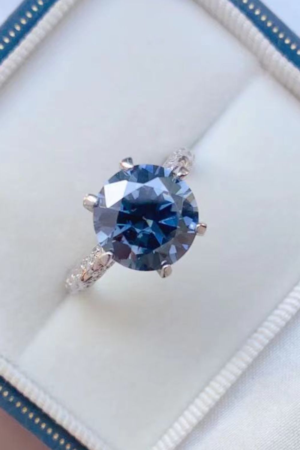 Anillo de Plata de Ley 925 con Moissanita de 5 Quilates