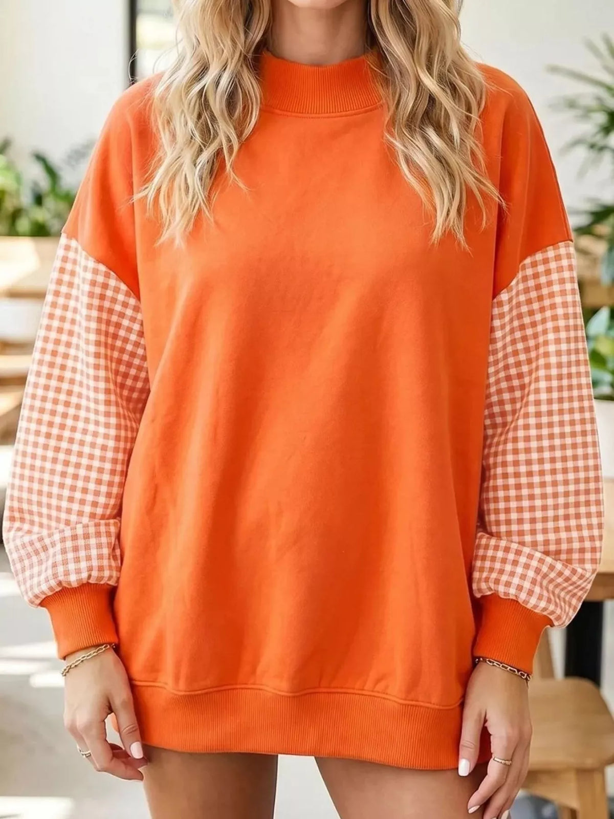Gingham Sleeves Round Neck Sweatshirt