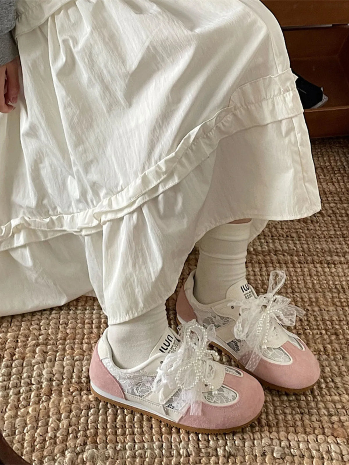 Vintage Lace Ribbon Sneakers