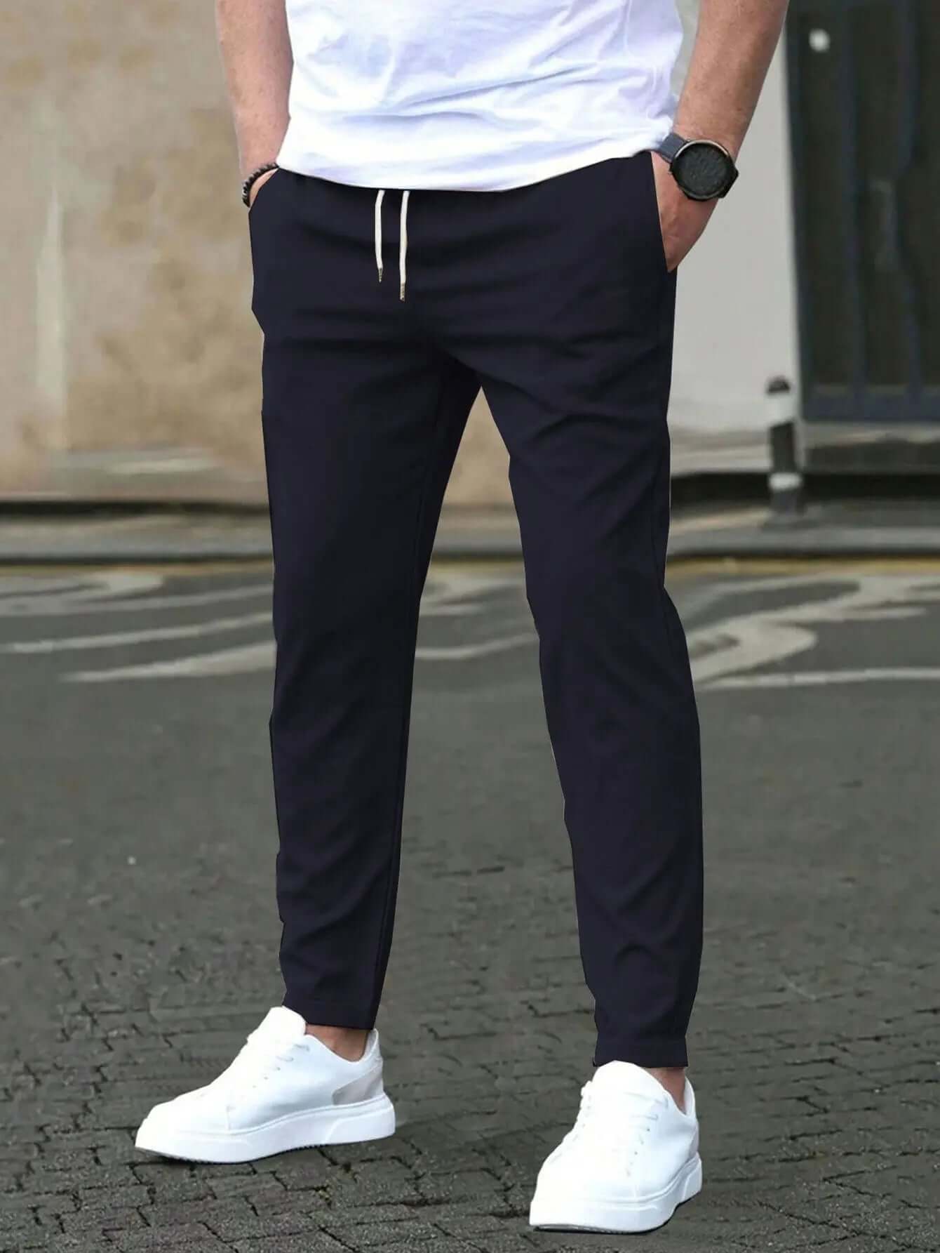 Slim Fit Cropped Pants – Casual Straight-Leg Trousers with Leather Tag