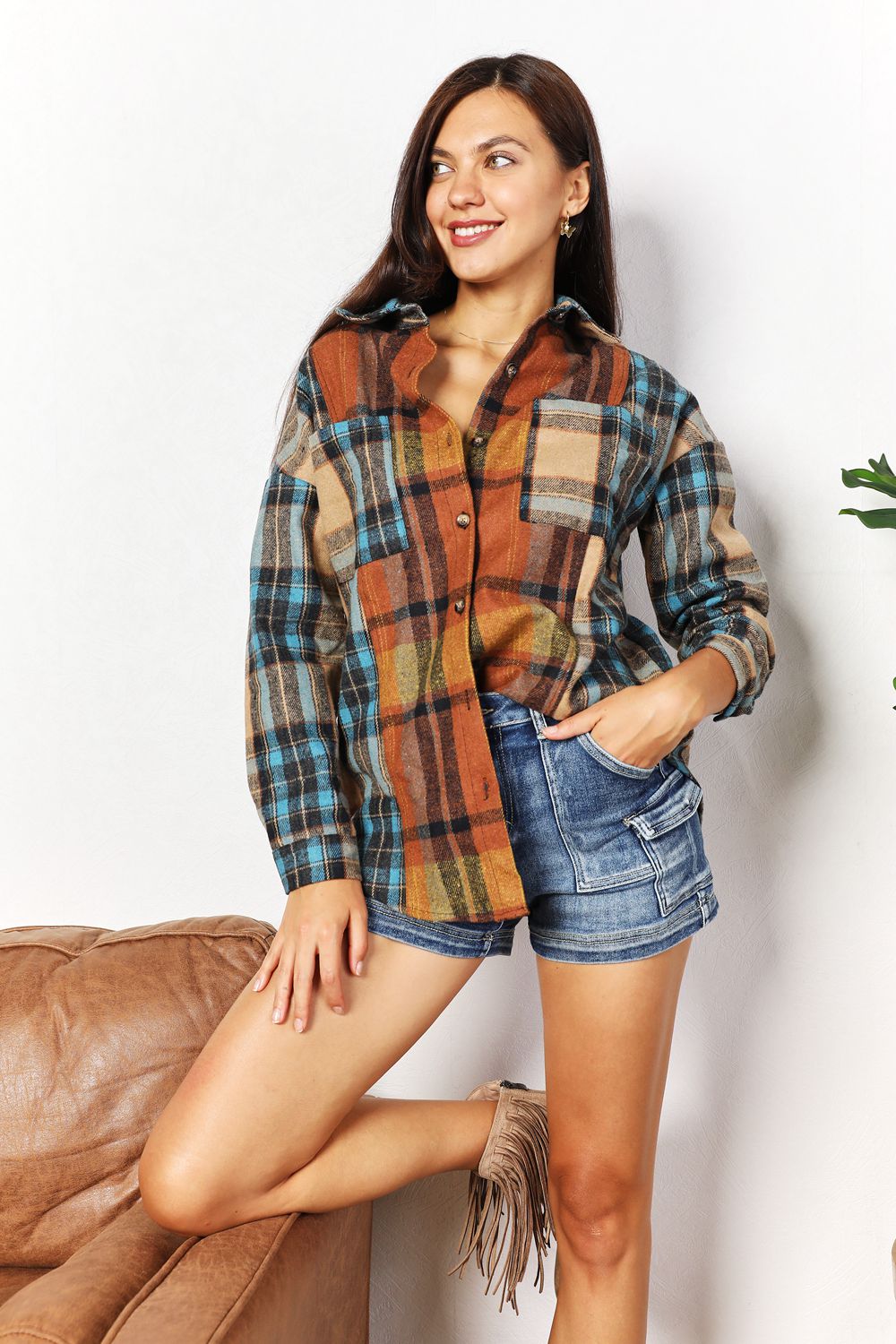 Chaqueta camisa de cuadros Double Take con bajo curvado y bolsillos en el pecho