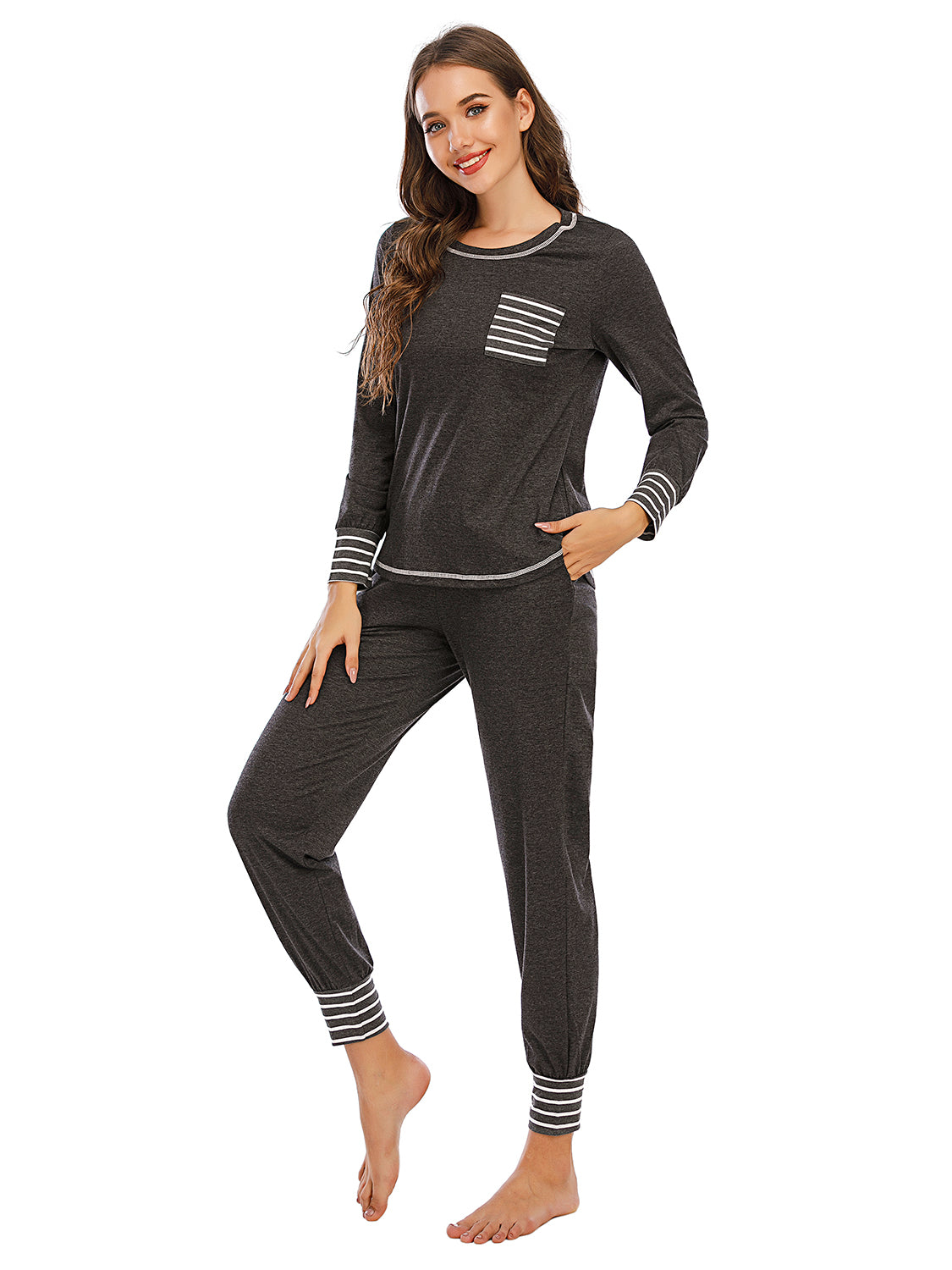 Conjunto de pantalones y top de cuello redondo para estar en casa