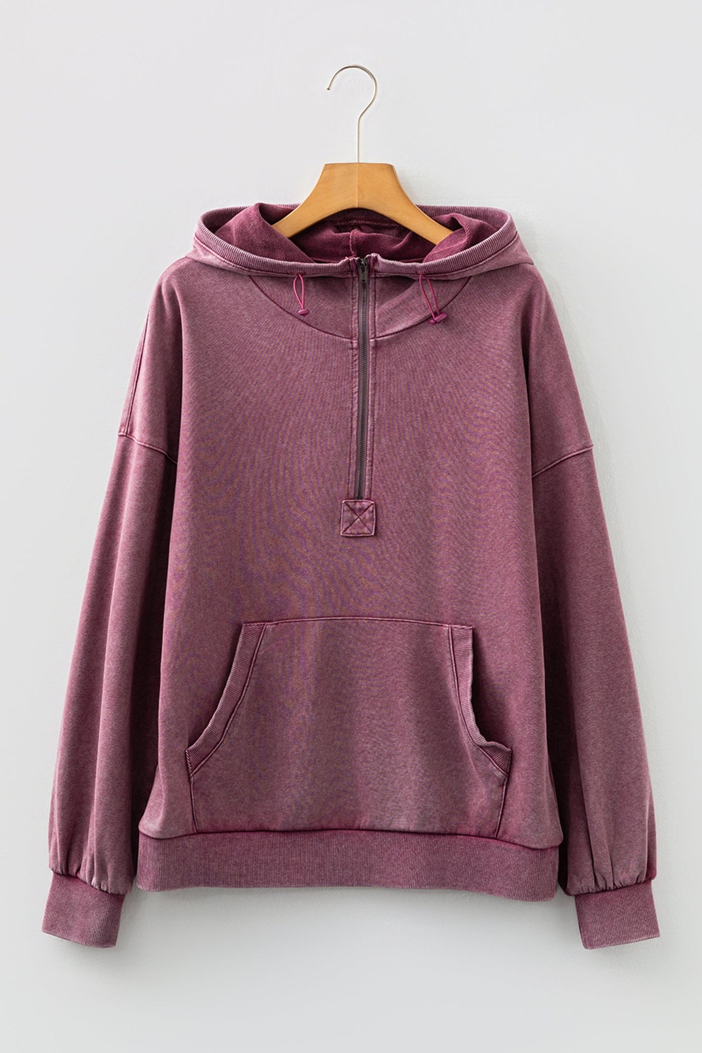 Sudadera con capucha holgada de lavado mineral con medio cierre y bolsillo canguro, negra