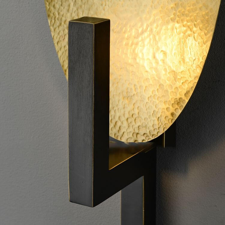 Lámpara de pared geométrica metálica