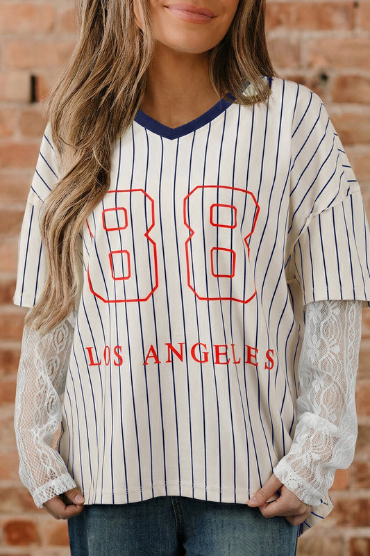 Top azul de cuello de pico, con encaje y retales de apariencia de dos piezas, estampado gráfico "LOS ANGEL Blue Stripe 88"