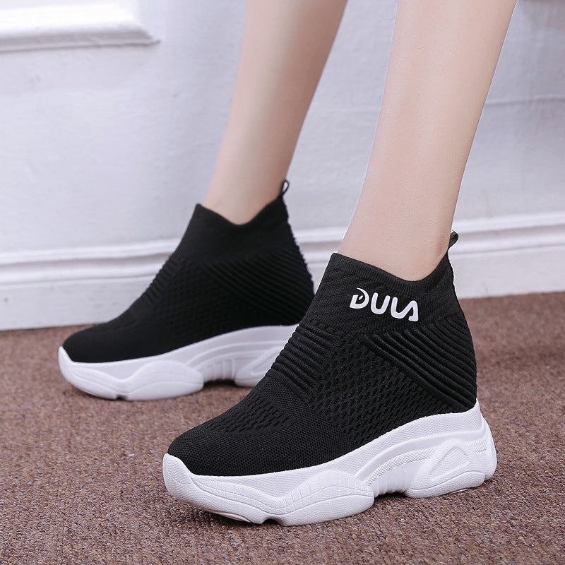 Internally increased breathable sneakers