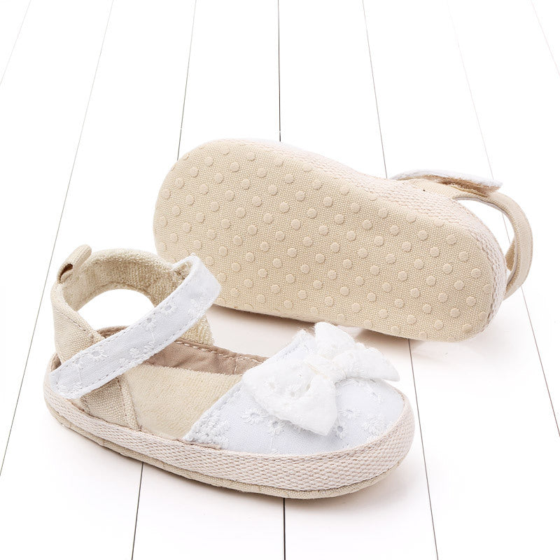 Bow baby shoes