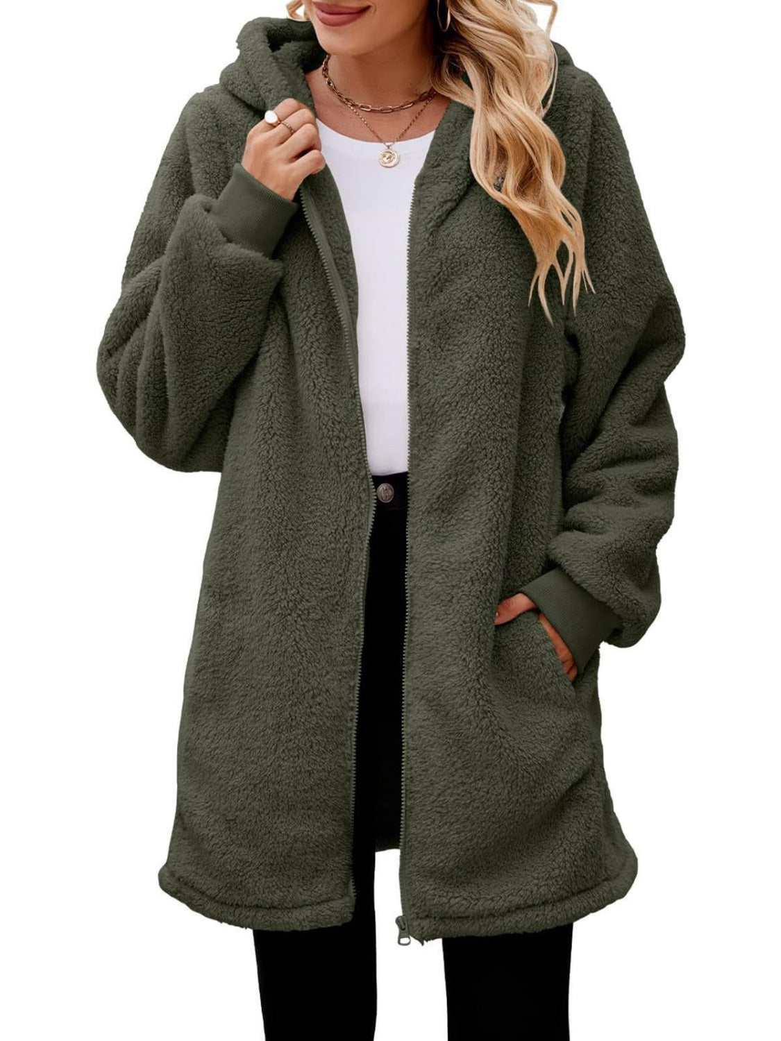 Chaqueta con capucha, manga larga y cremallera, con bolsillos afelpados