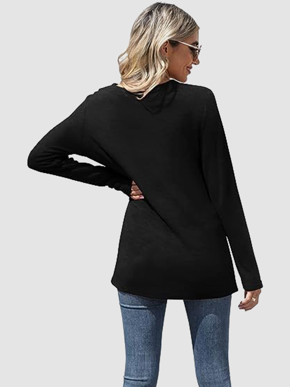 Camiseta de manga larga con cuello de pico y encaje