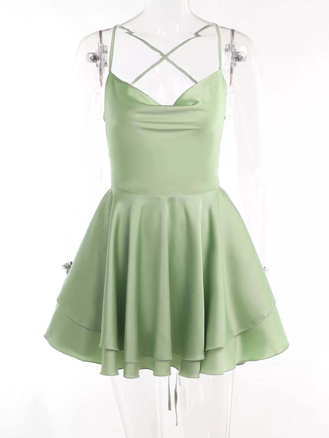 Vestido camisero sin espalda con volantes y capas