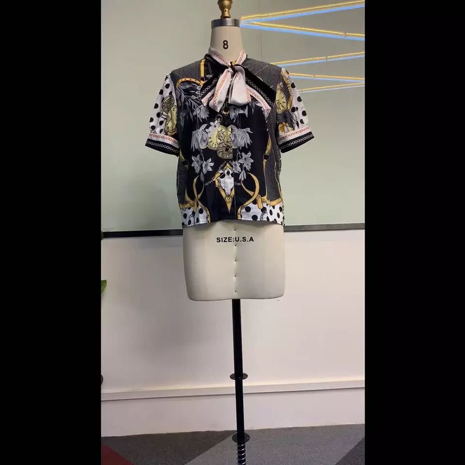 Printed chain shirt bow puff sleeve See size chart under “more details”