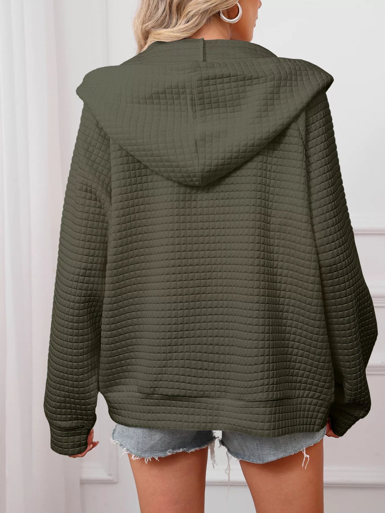 Chaqueta con capucha y cremallera, acolchada con textura, talla grande