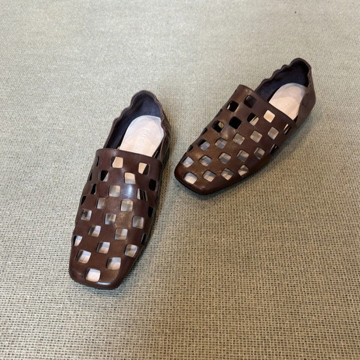 Women's Retro Flat Shoes With Hollowed-Out Pleats