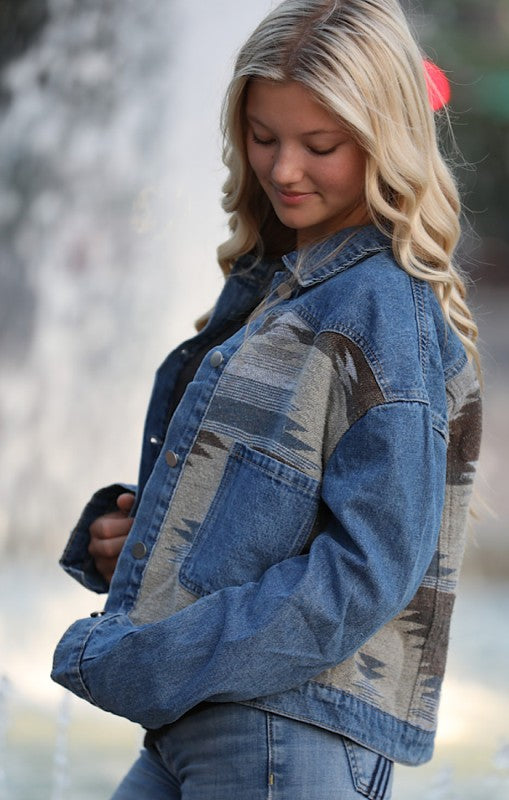 Contrast denim western jacket See size chart under “more details”