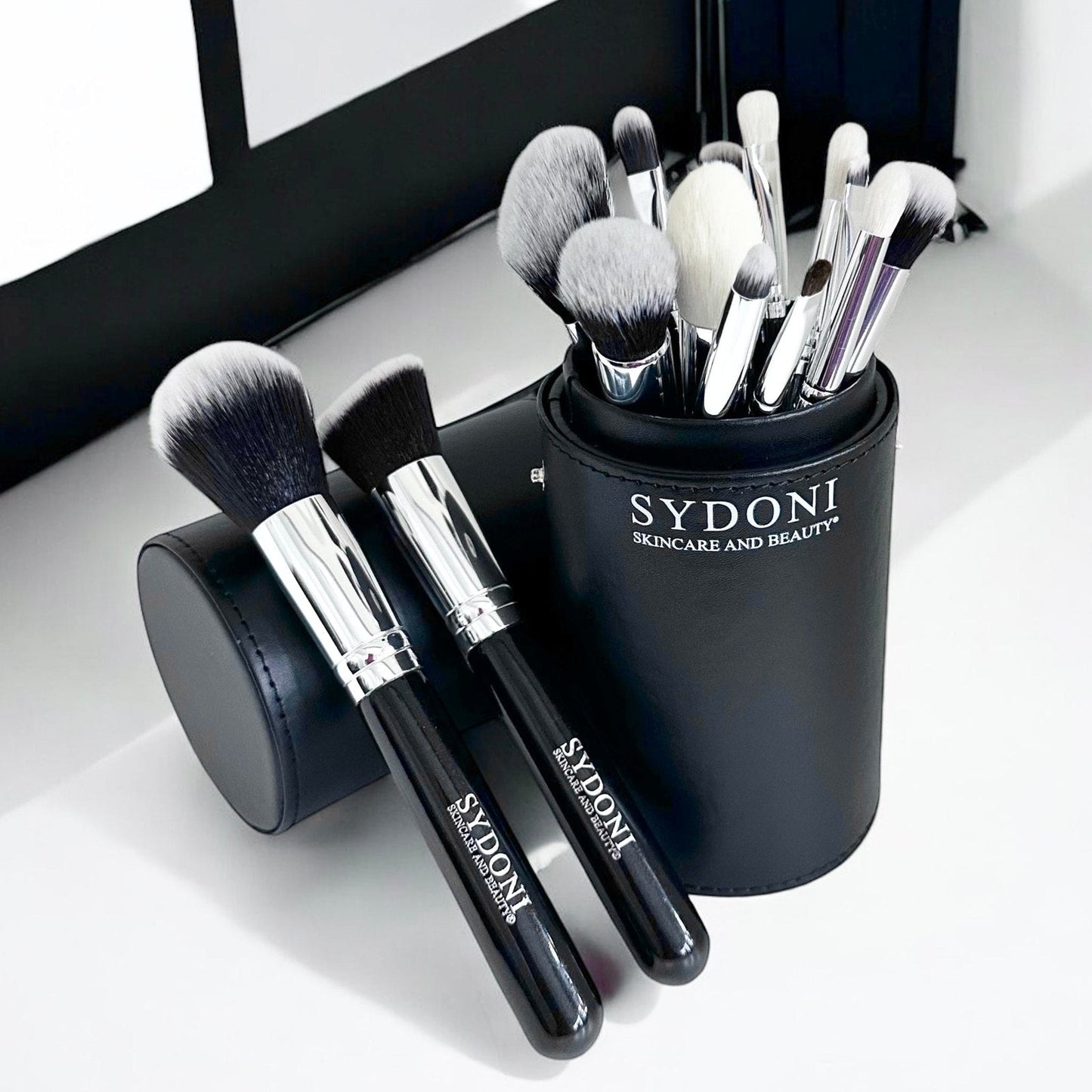 BLACK FRIDAY 50% OFF! 15 PIECE PROFESSIONAL MAKEUP BRUSH SET with TRAVEL BRUSH HOLDER