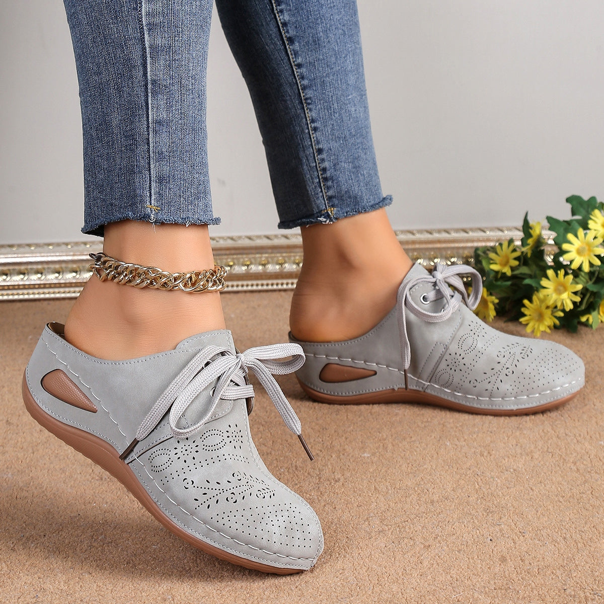 Sandalias de cuña con cordones y punta redonda