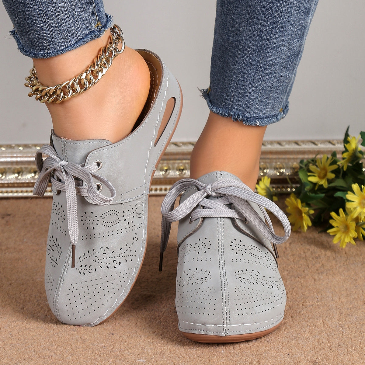 Sandalias de cuña con cordones y punta redonda