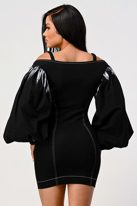 Vestido vaquero negro teñido con cremallera y manga. Consulta la tabla de tallas en "más detalles".