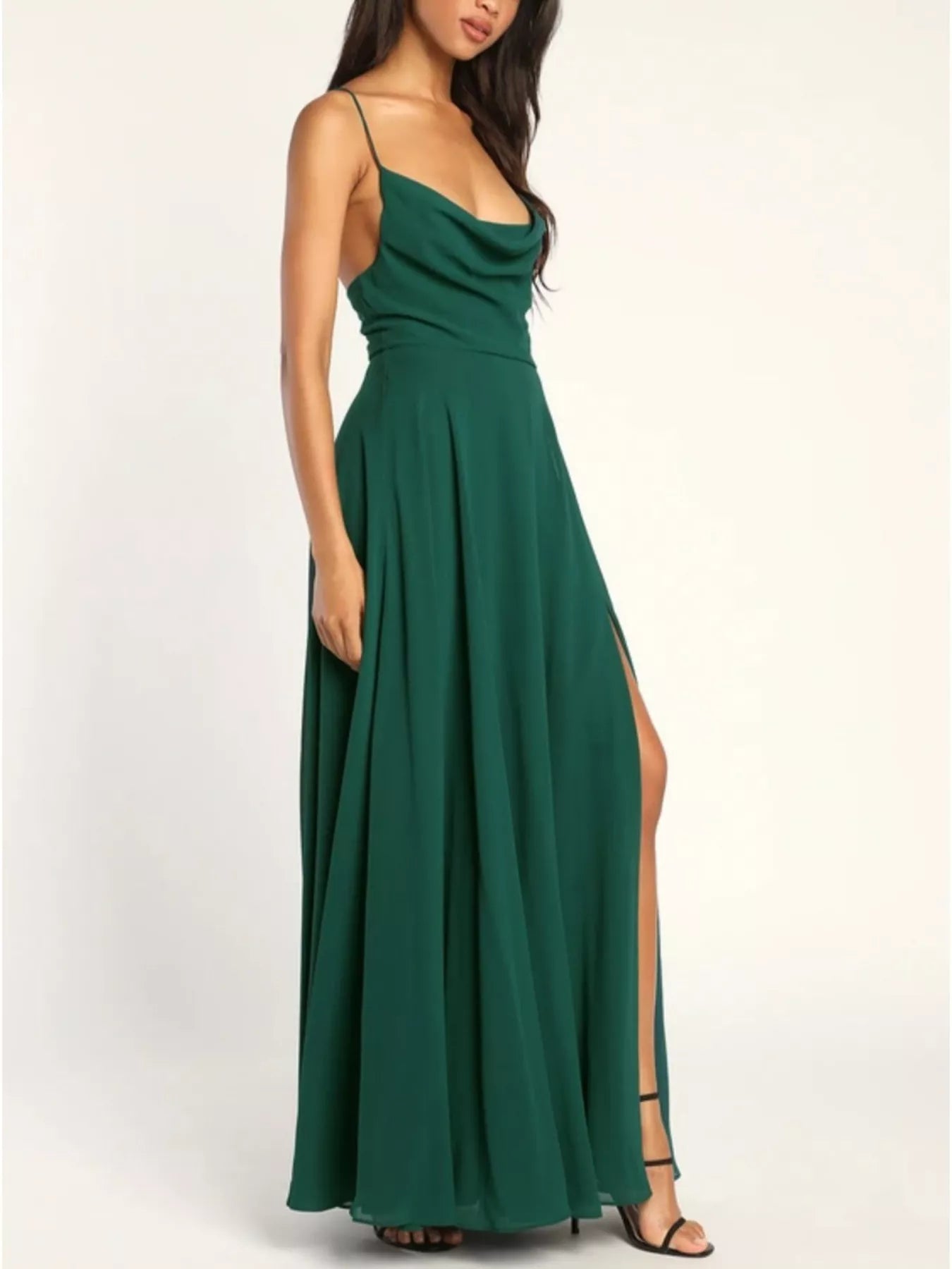 Vestido largo con cuello vuelto y abertura