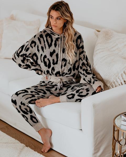 Conjunto casual de sudadera con capucha de manga larga y pantalón de dos piezas. Consulta la tabla de tallas en "más detalles".