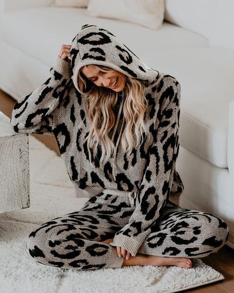 Conjunto casual de sudadera con capucha de manga larga y pantalón de dos piezas. Consulta la tabla de tallas en "más detalles".