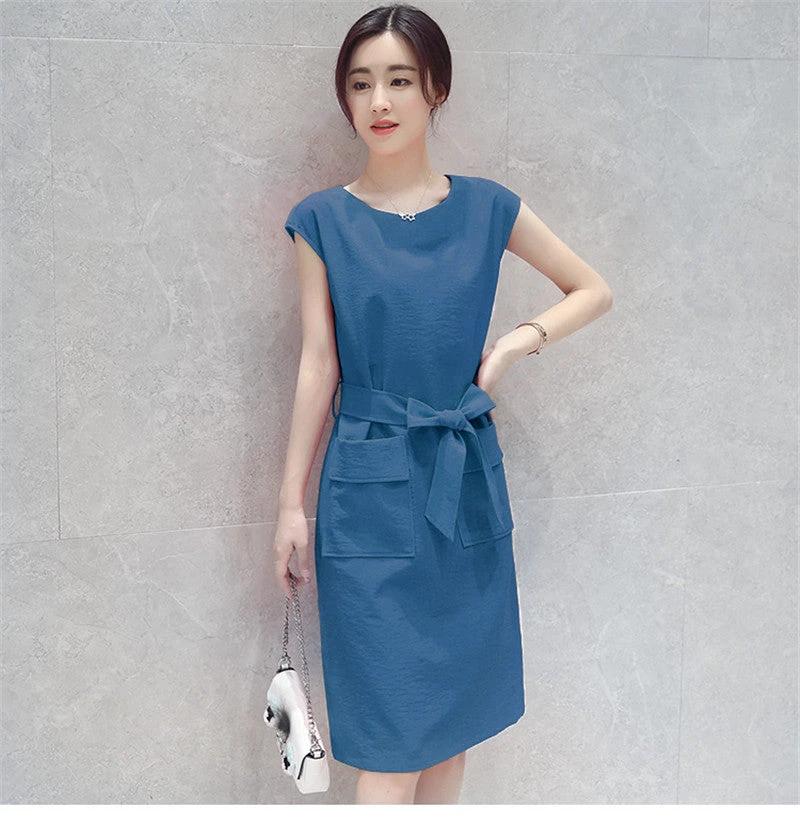 The Little Guy Wears A Petite Fashion Lace-up Dress