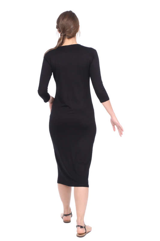 Vestido de capas discreto con mangas 3/4 y sin aberturas