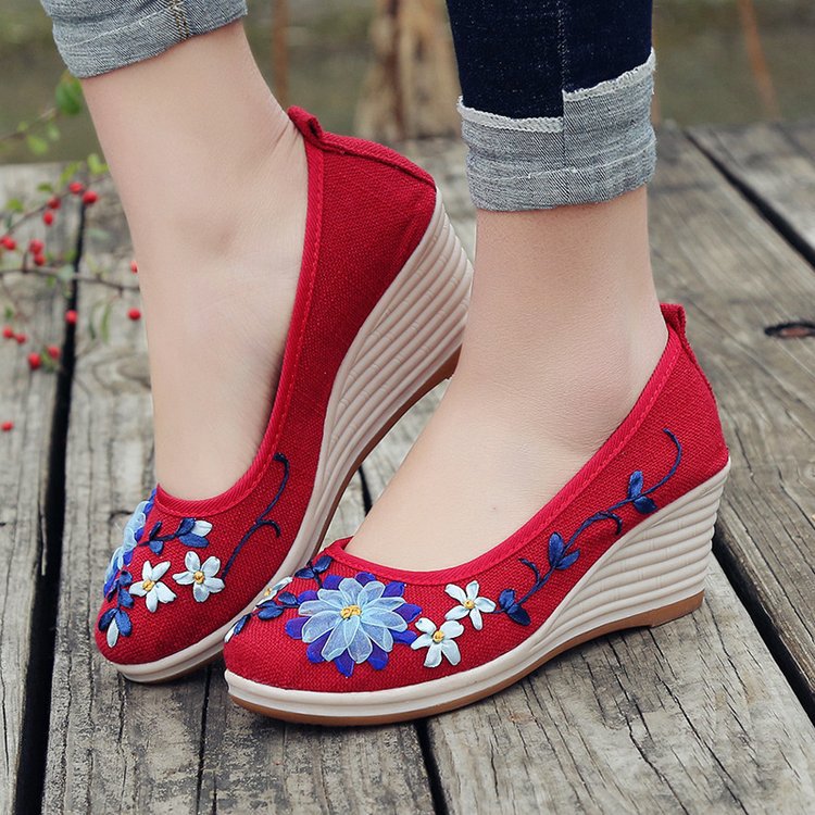 Women's canvas shoes