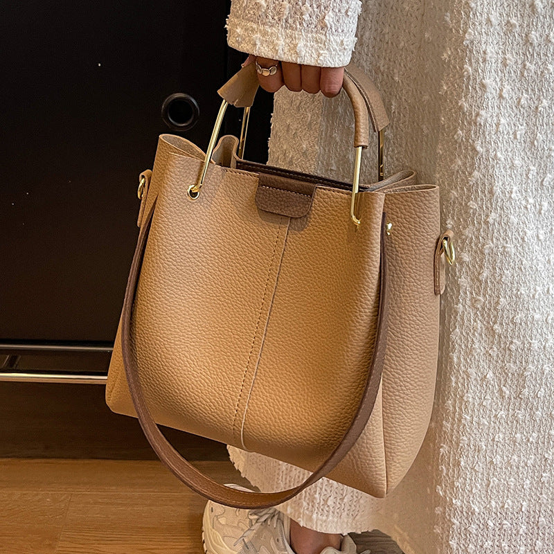 Women's Large-Capacity Textured Bucket Travel Bag