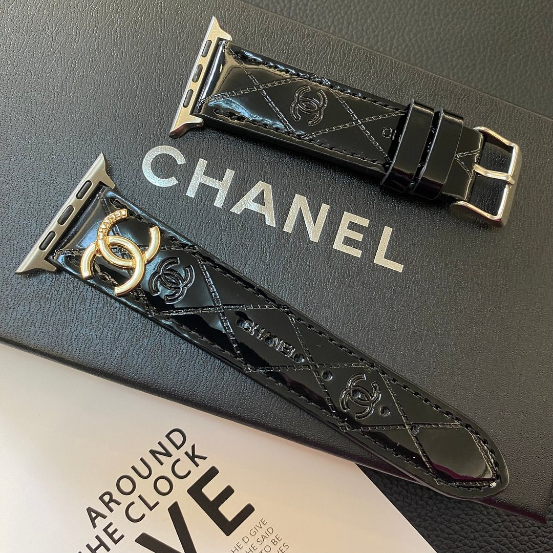 Correa de cuero brillante para Apple Watch con logotipo metálico de lujo