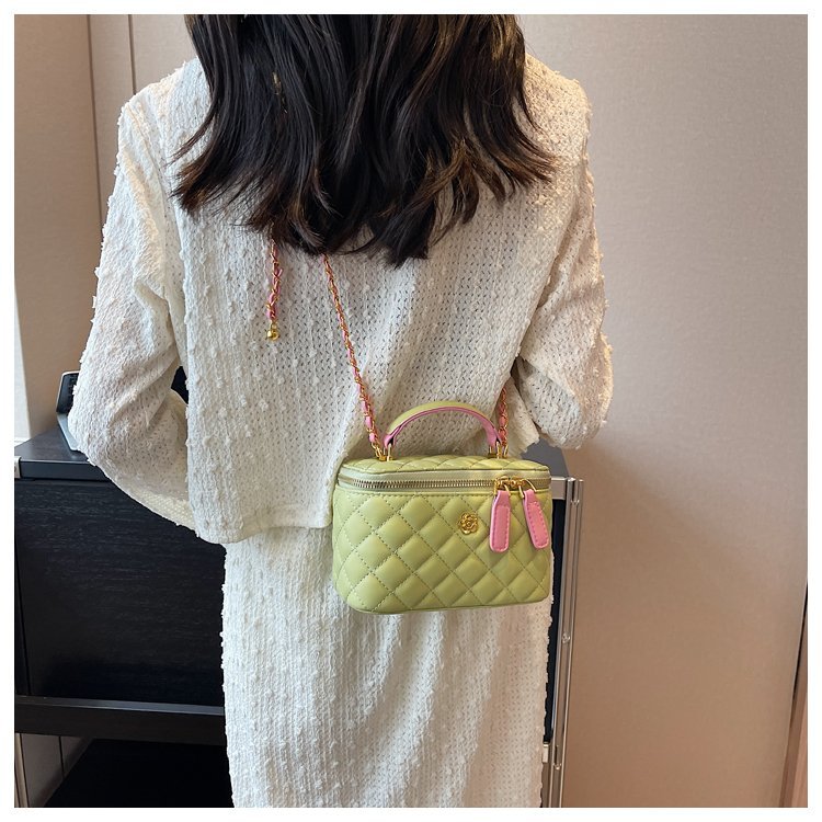 Women's Special-Interest Design Diamond Chain Travel Bag