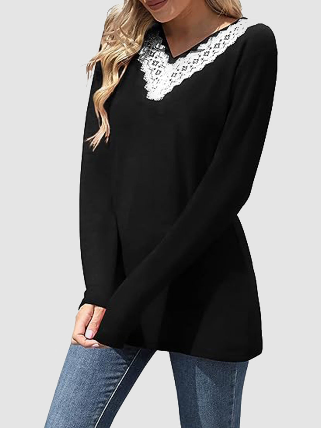 Camiseta de manga larga con cuello de pico y encaje