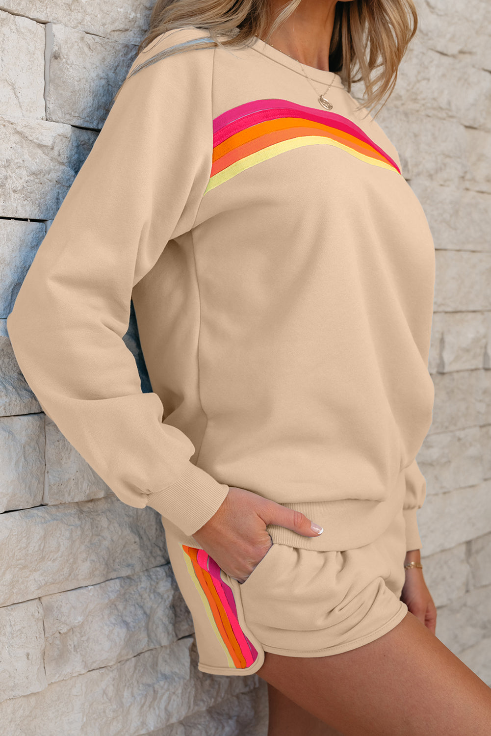 Conjunto informal de dos piezas de jersey y shorts en azul claro con detalles