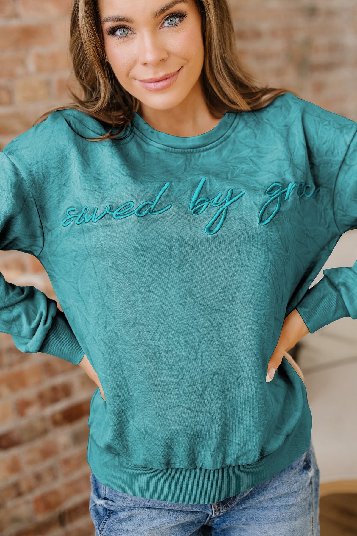 Sudadera holgada con bordado de letras "High-rise saved by grace" y lavado mineral