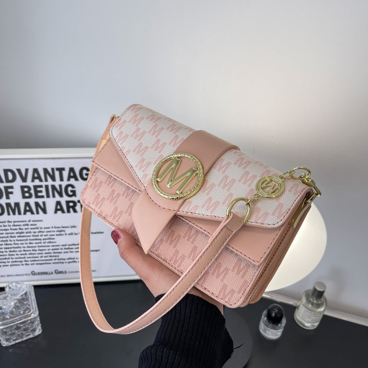 Niche Personality Printed Letter Travel Bag