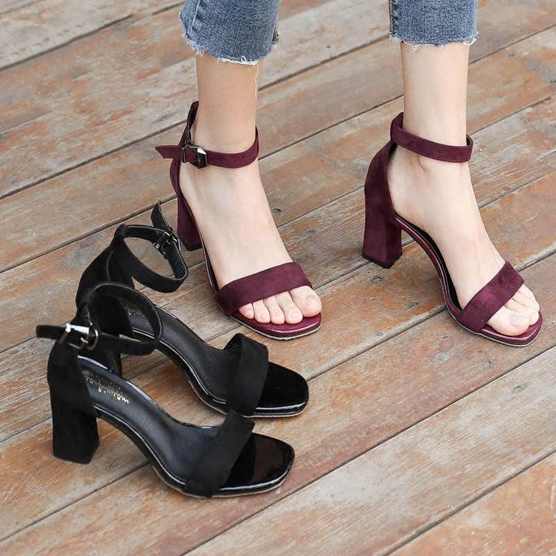 Women's Mid-Heel Buckle Roman