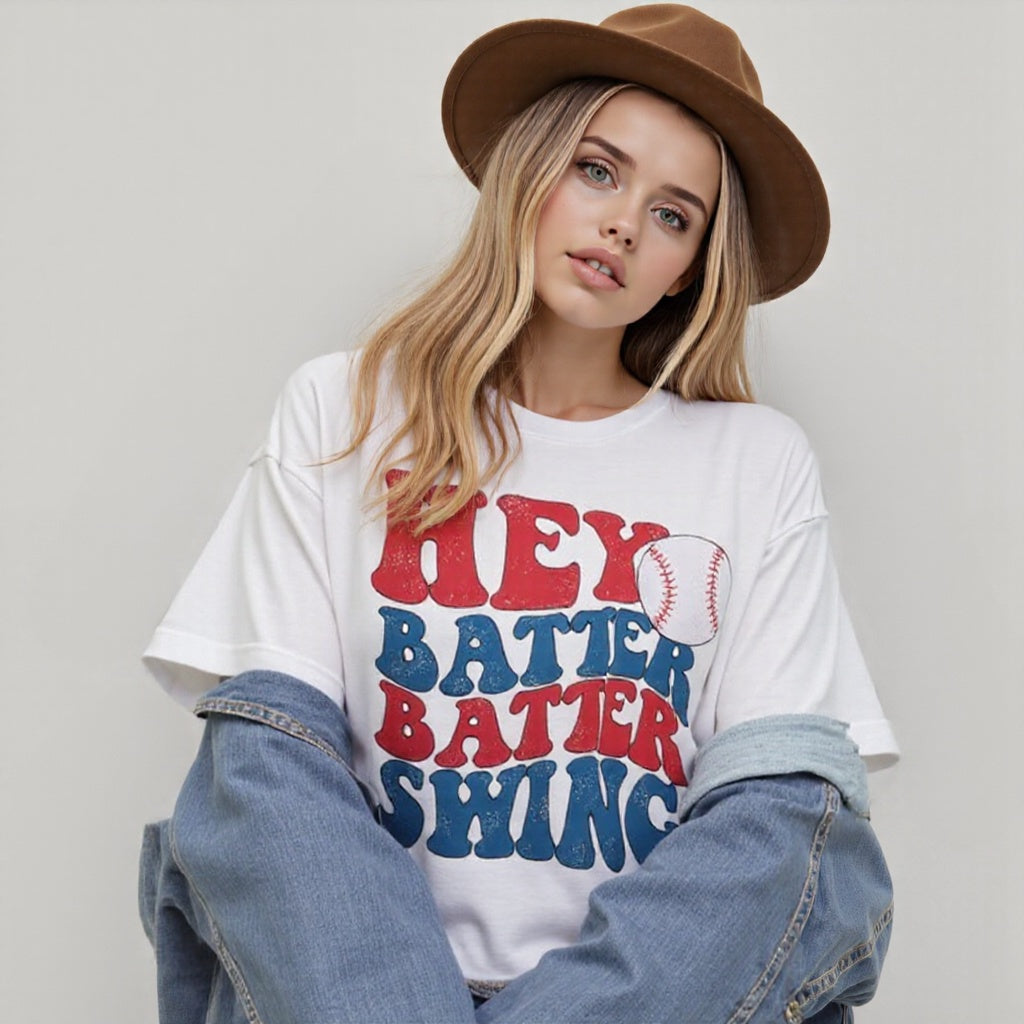 Camiseta extragrande para mamá beisbolista – Camiseta estampada “Hey Batter Batter”