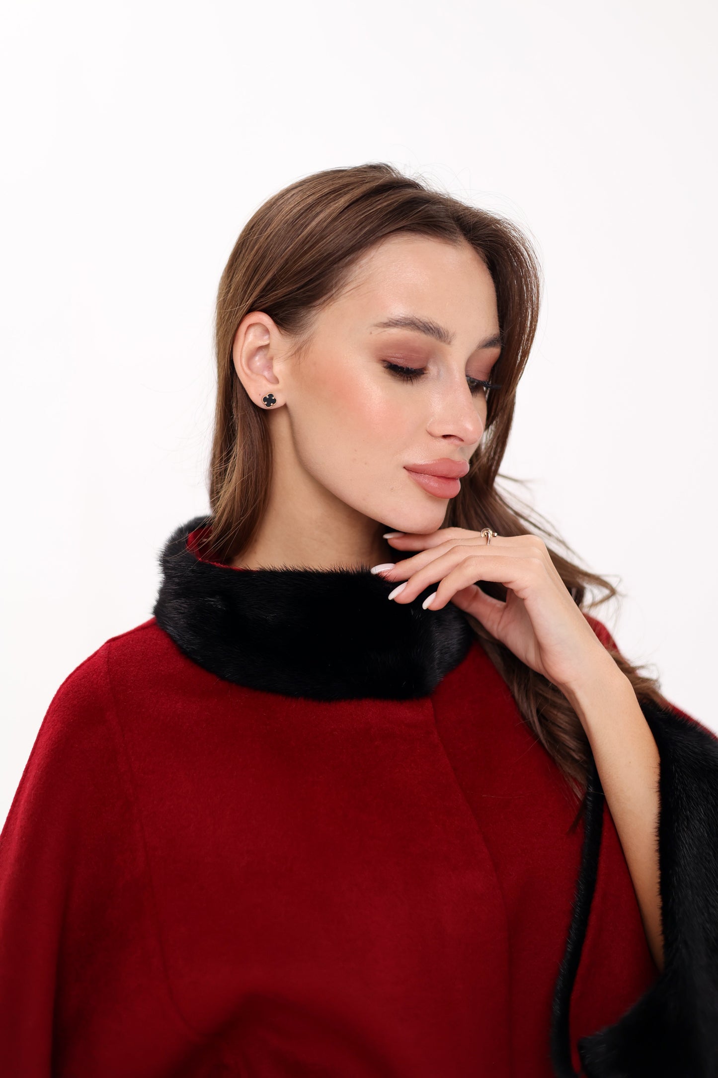 Poncho de lana de doble cara con piel de visón escandinavo auténtico