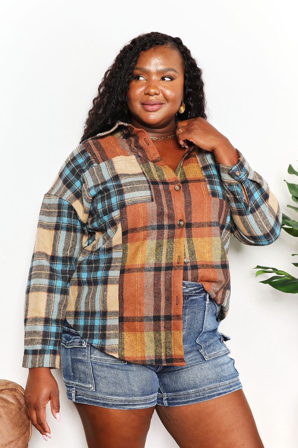 Chaqueta camisa de cuadros Double Take con bajo curvado y bolsillos en el pecho