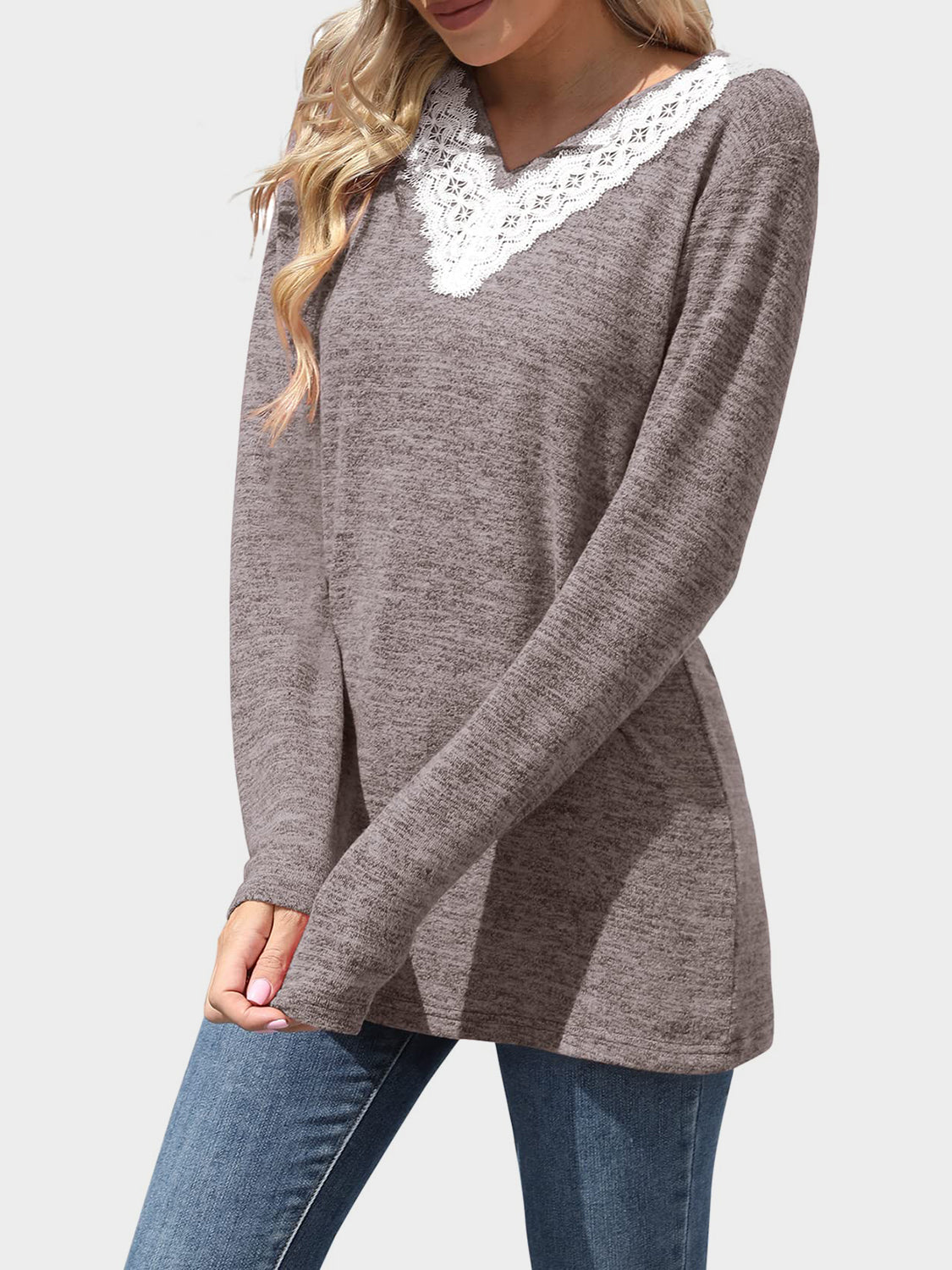 Camiseta de manga larga con cuello de pico y encaje
