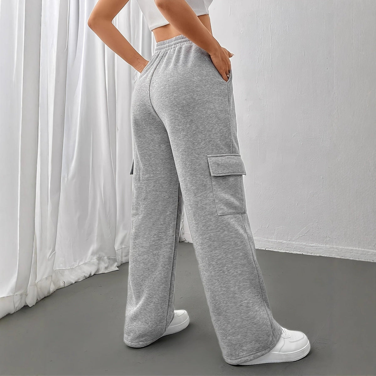Relaxed-fit Cargo Sweatpants With Pockets Elastic Waistband And Drawstring