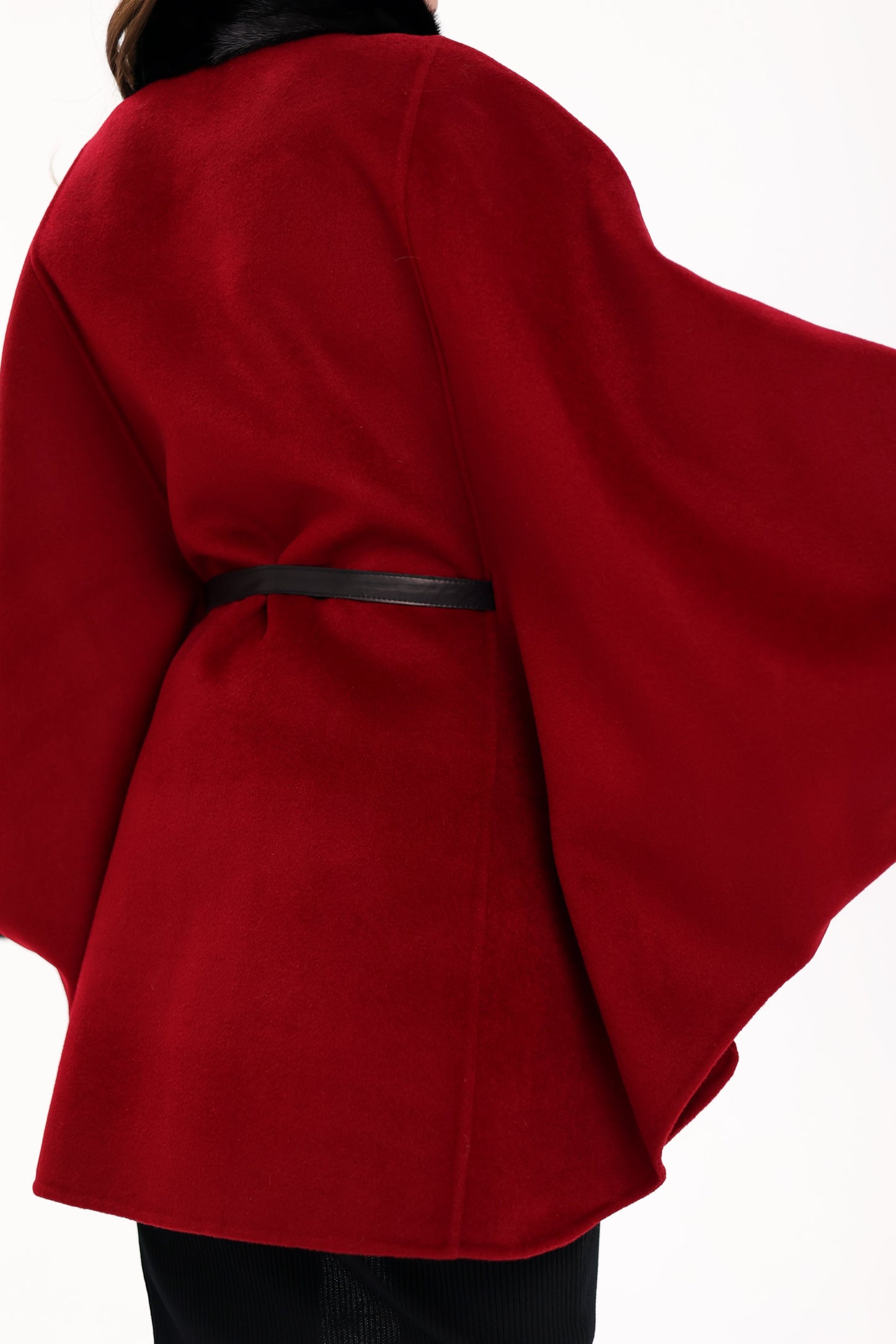 Poncho de lana de doble cara con piel de visón escandinavo auténtico