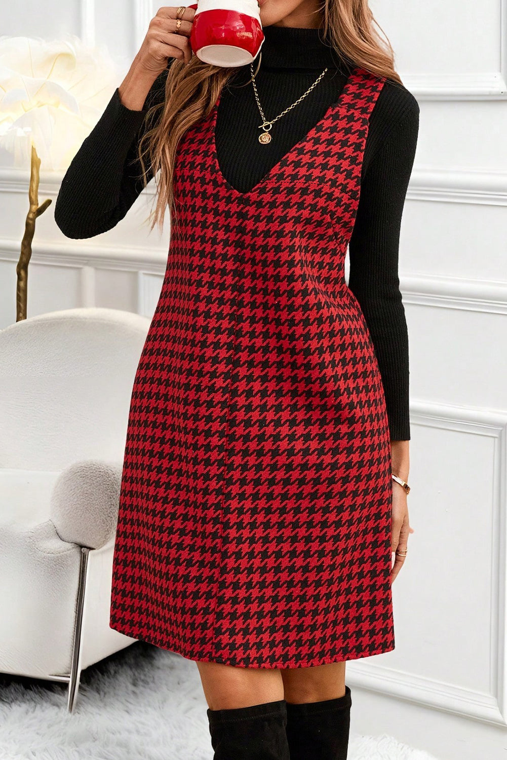 Minivestido sin mangas con cuello de pico y estampado de pata de gallo caqui