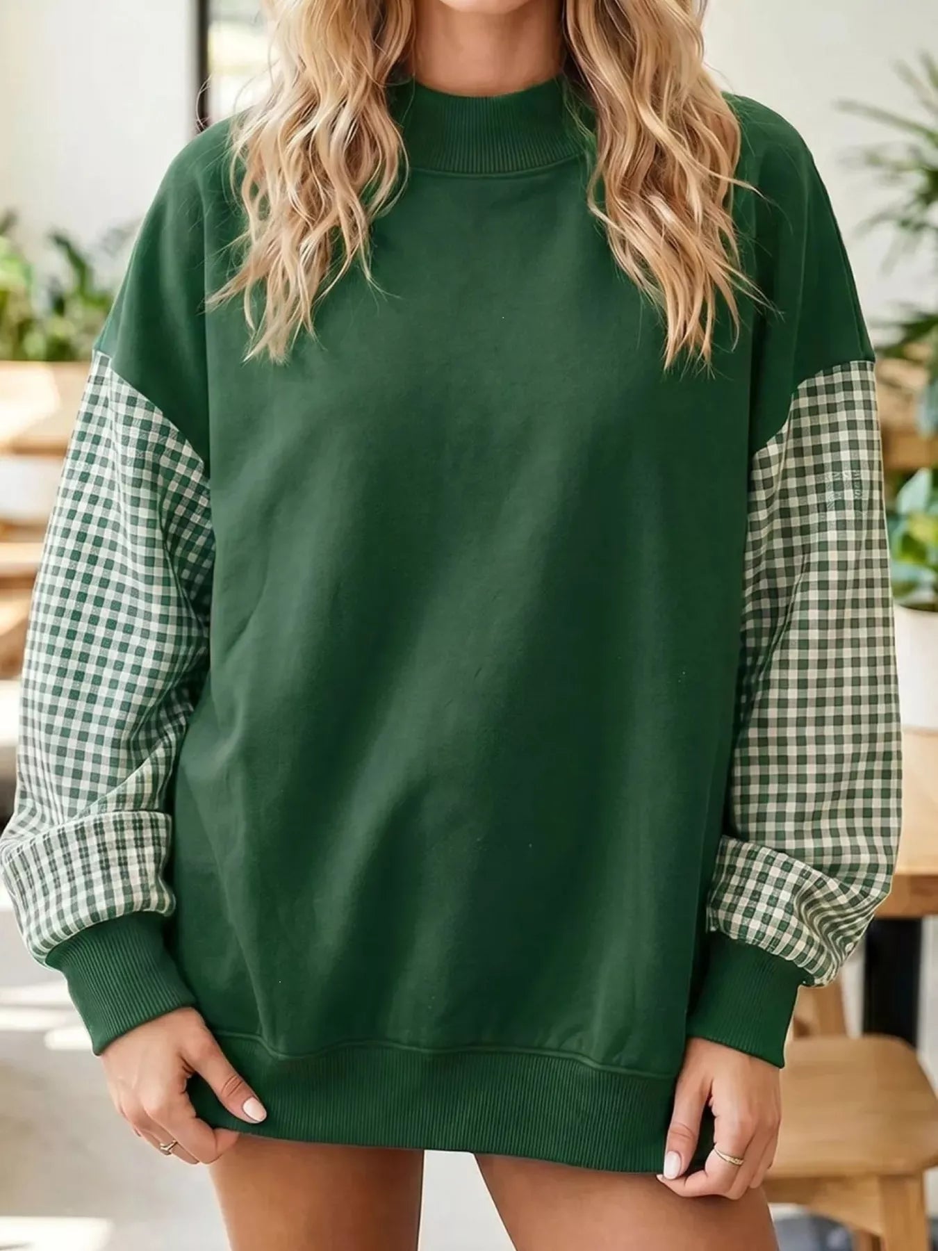 Gingham Sleeves Round Neck Sweatshirt