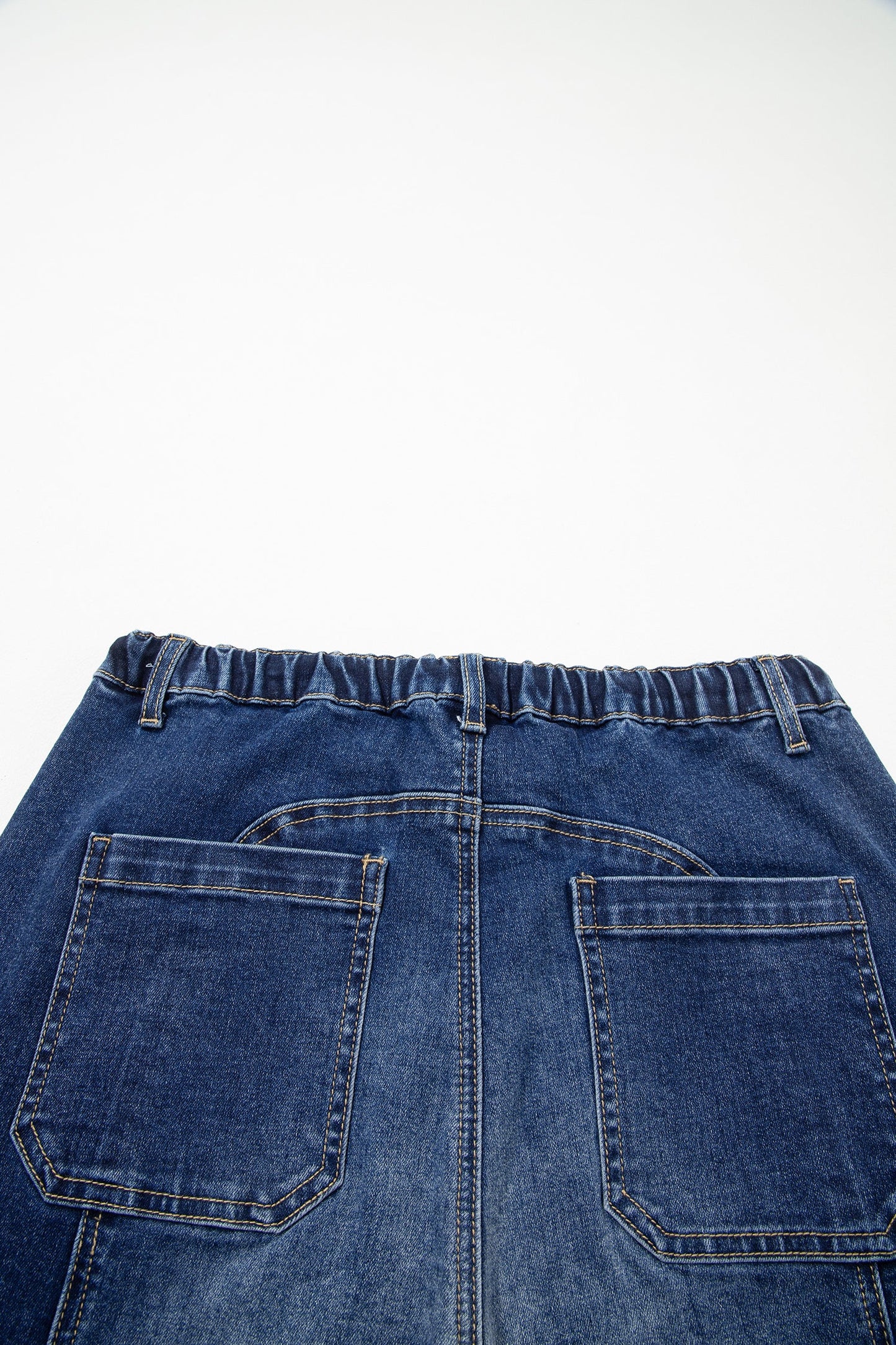 Pantalones vaqueros de pierna ancha con cordón azul de Prusia, detalle de costura y dobladillo sin rematar