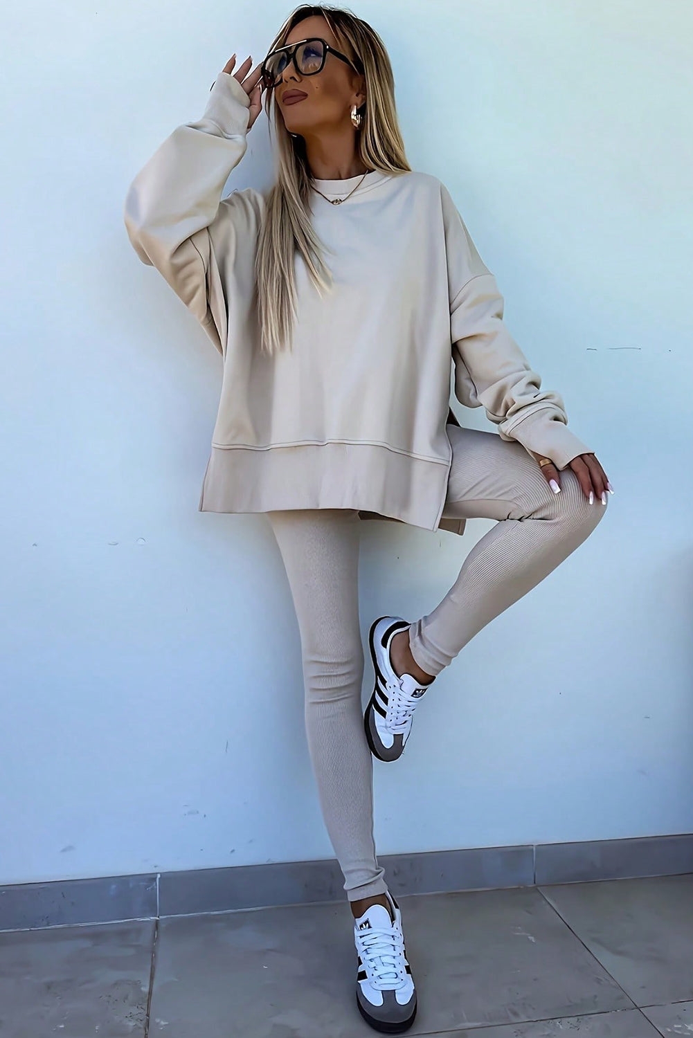 Conjunto de sudadera extragrande con abertura de color liso Jet Stream y leggings acanalados