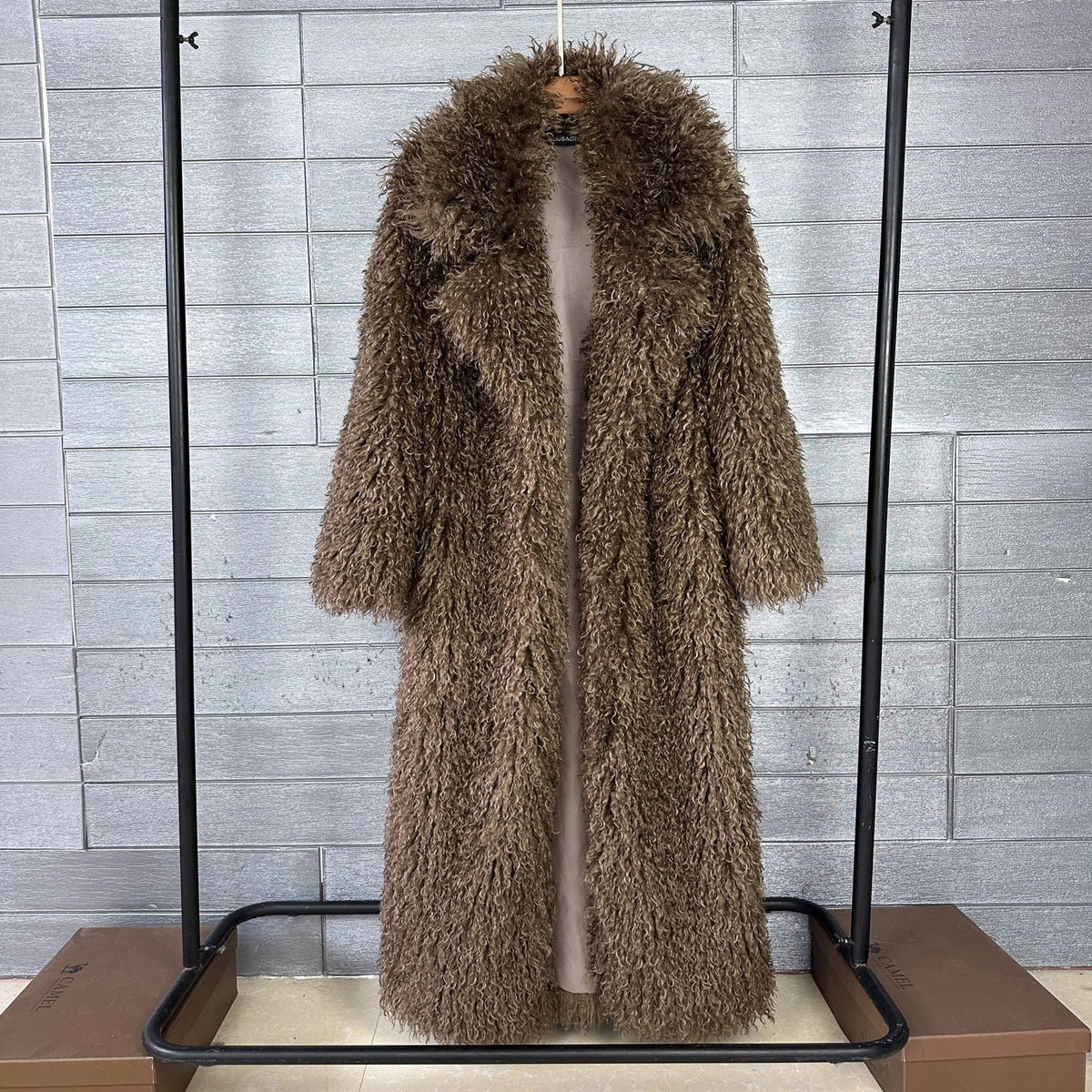 Womens Elongated Wool Coat With A Tailored Lapel
